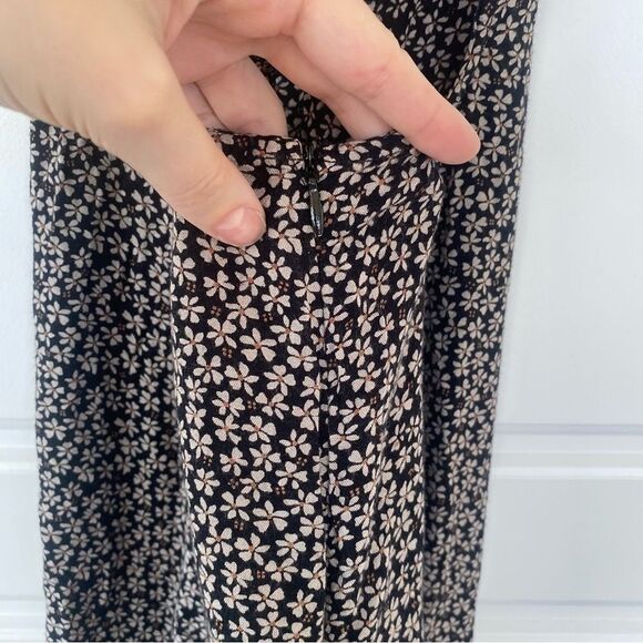 BRANDY MELVILLE | cut out detail tank top - Picture 5 of 6